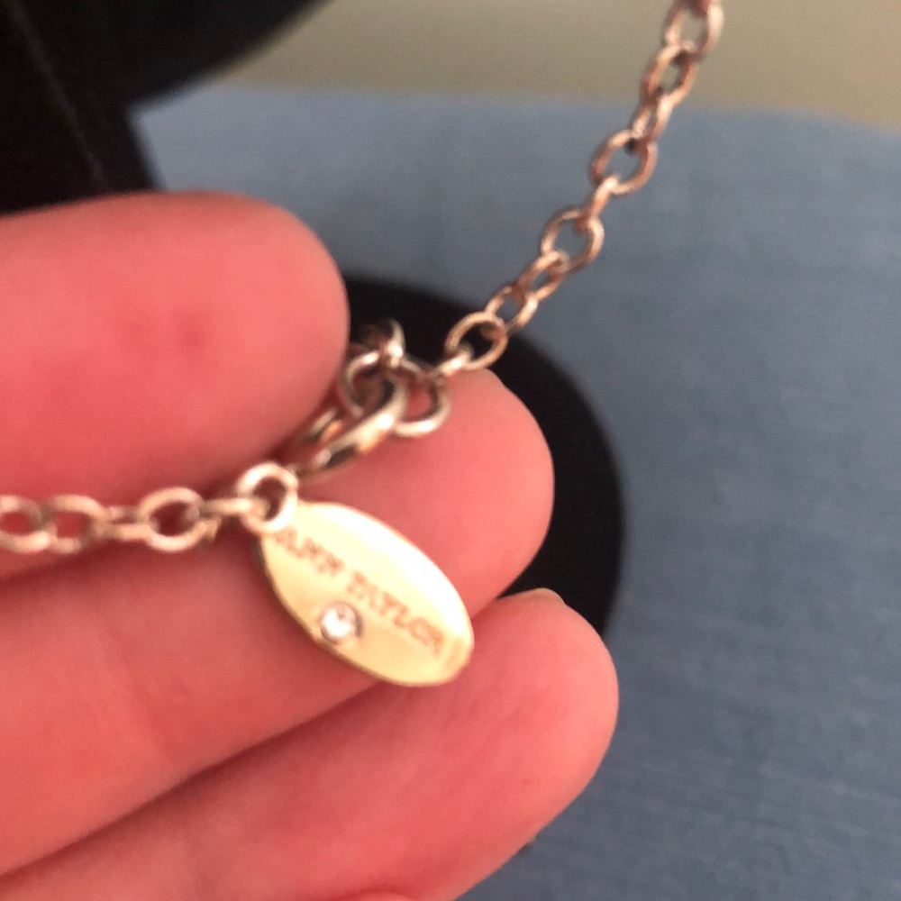 Beautiful Ann Taylor Faux Pearl Necklace - Picture 4 of 7